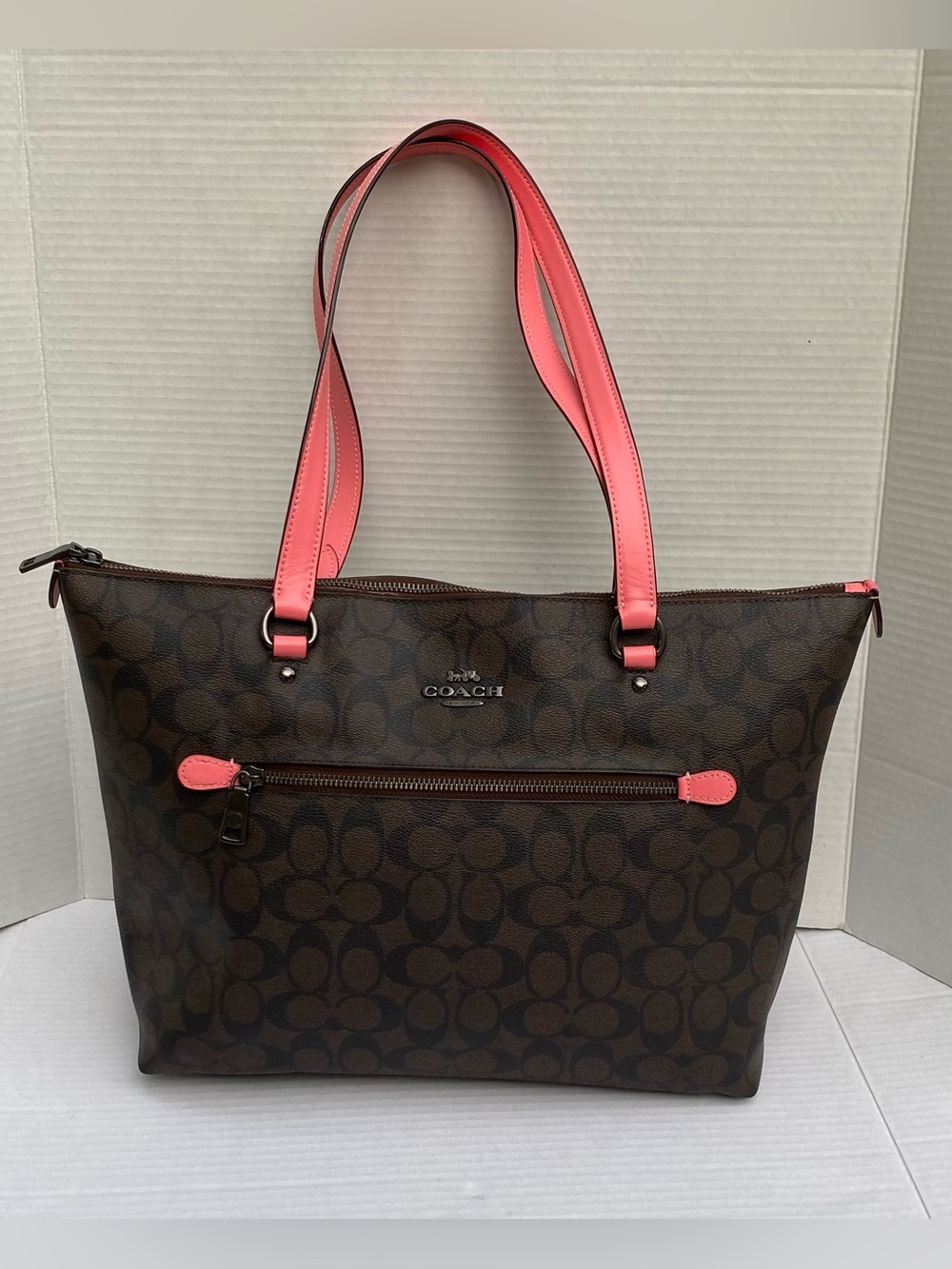 Coach GALLERY TOTE  Brown Signature Tote with Pink Trim and Handles COACH BAGS 🩷